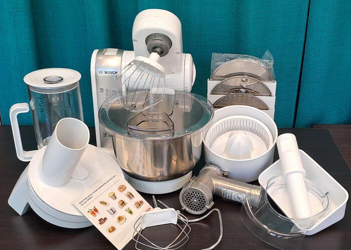 Grajewo ogłoszenia: Sprzedam ; Bosch Robot kuchenny biały MUM
600 W, wielokierunkowy...