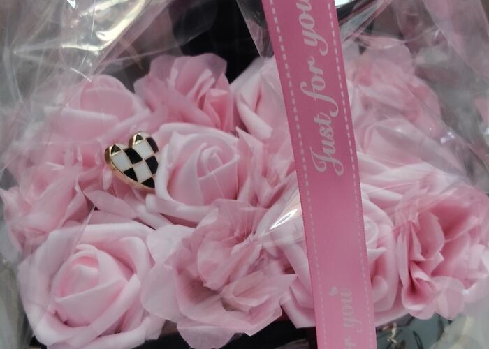 Grajewo ogłoszenia: Pachnący flower box ,zapakowany na prezent .Nowe .