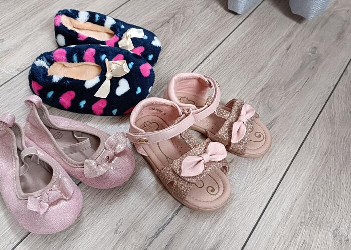 Grajewo ogłoszenia: Sprzedam komplet bucików rozmiar 23 stan idealny.